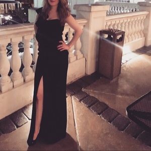 Laundry by ShellI Segal gown